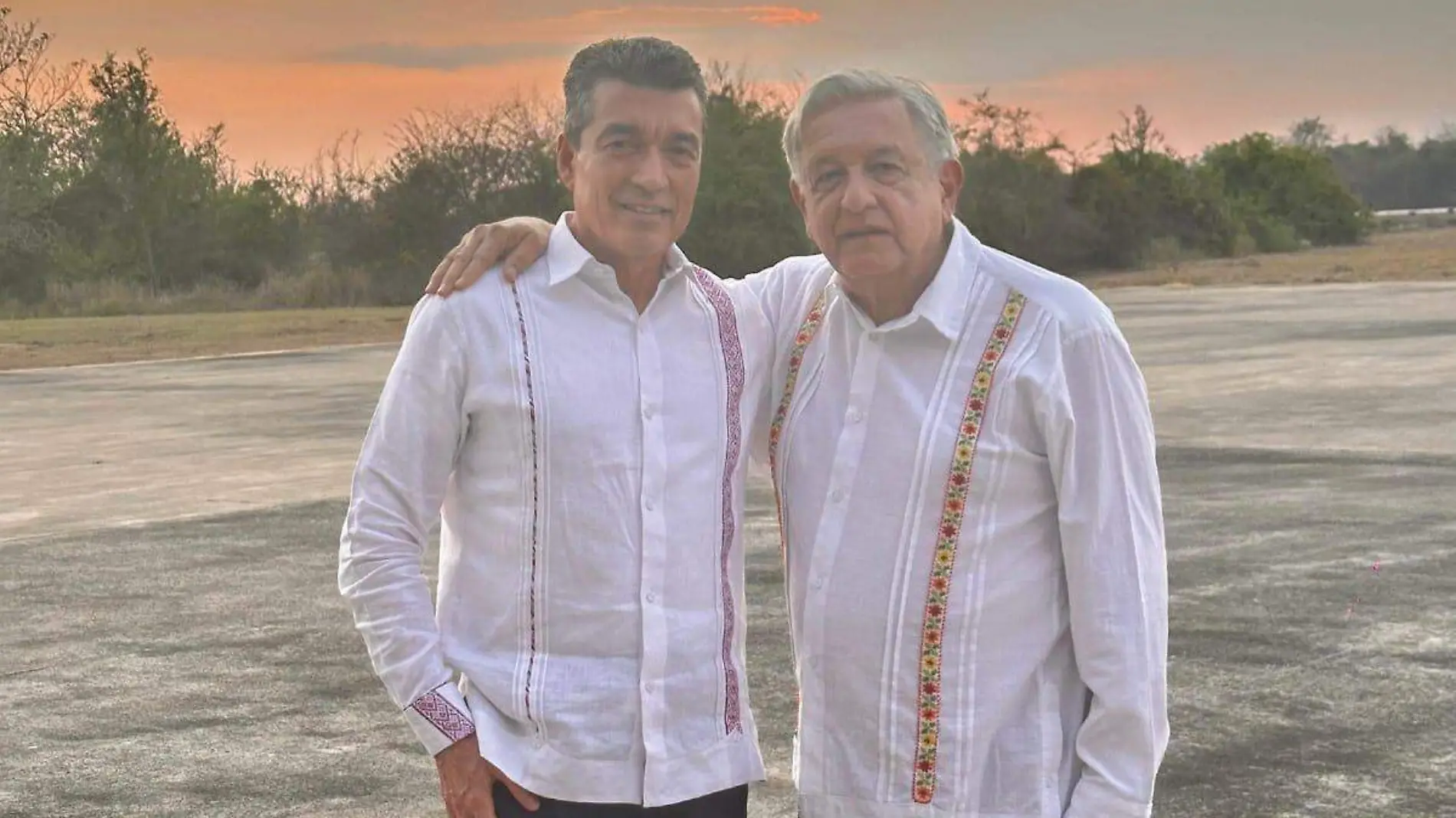 AMLO Y RUTILIO ESCANDON